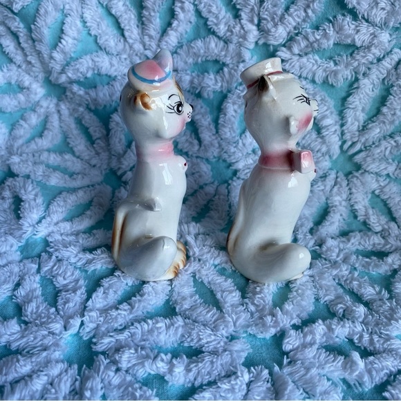 Vintage Salt & Pepper shaker set Anthropomorphic kitty cats with bows - Picture 4 of 9